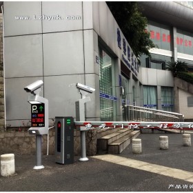 赤水安裝智能擋車(chē)桿 赤水車(chē)牌識(shí)別匝道系統(tǒng) 智能停車(chē)匝道桿 遵義赤水安裝智能道閘  無(wú)人值守停車(chē)場(chǎng)匝道桿